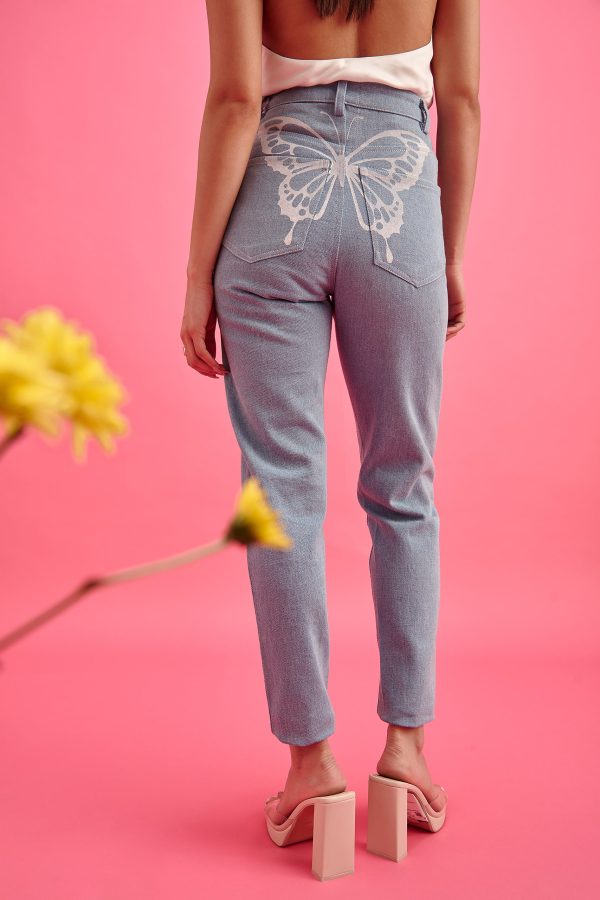 Butterfly-Print Mom Jeans - Image 6