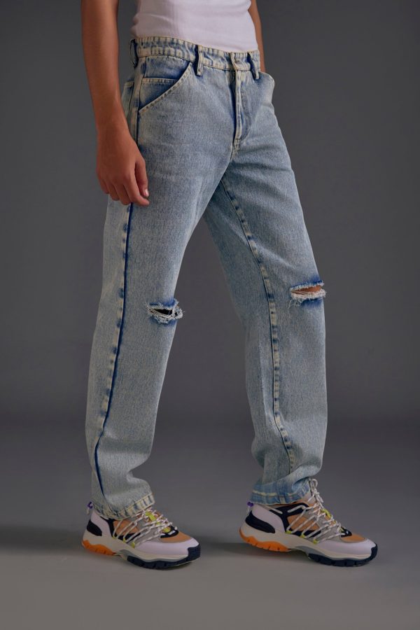 Light Wash Blue Knee-Cut Jeans - Image 2