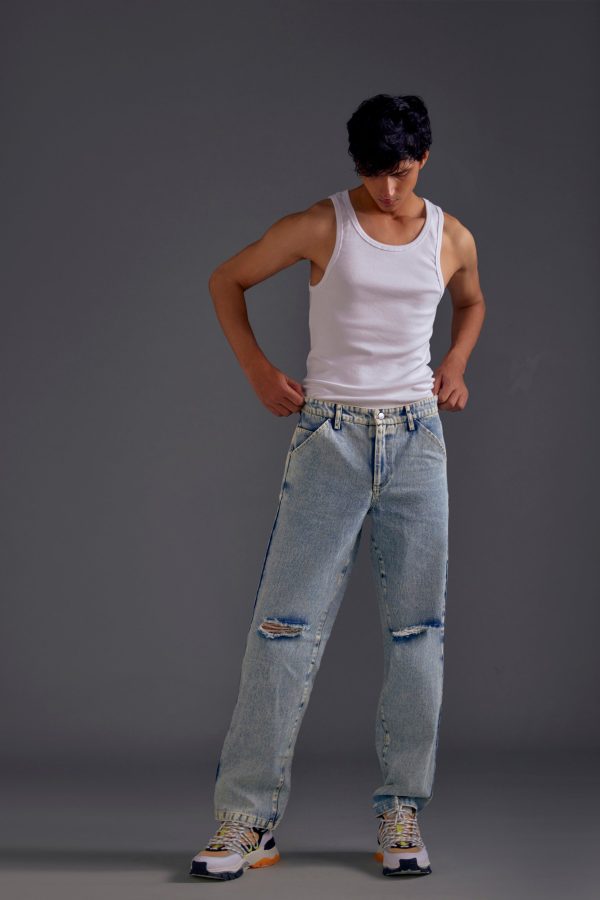Light Wash Blue Knee-Cut Jeans - Image 4
